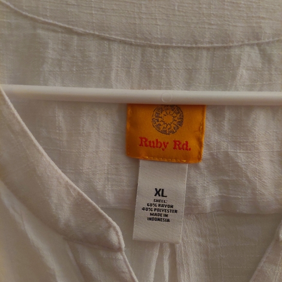 Ruby Rd. White Button Up - Picture 2 of 5